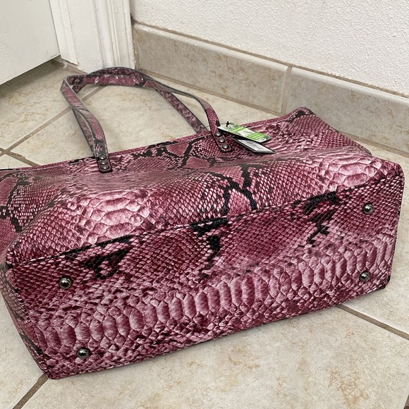 Badgley Mischka Tote with snake print - NWT! - Picture 10 of 12
